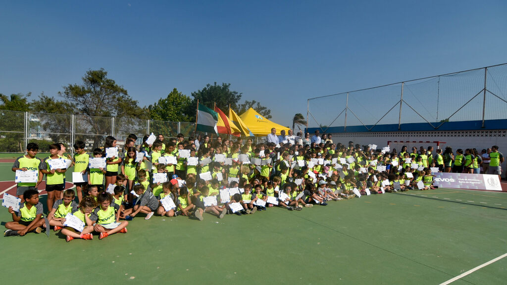 Las fotos de la clausura de temporada de las escuelas del  Club Atletismo Bah&iacute;a de Algeciras