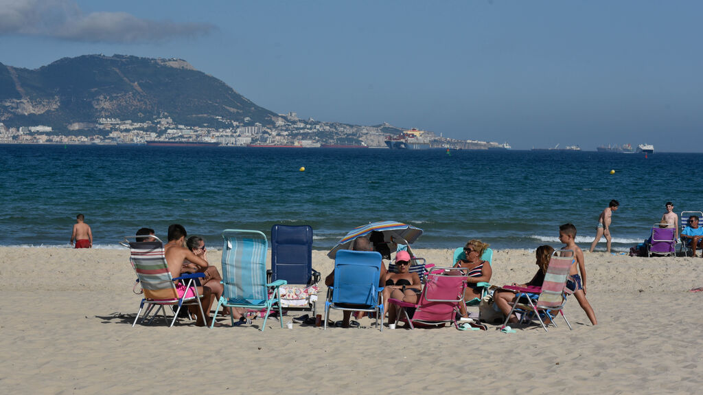 Las fotos de una tarde sol y playa en Algeciras