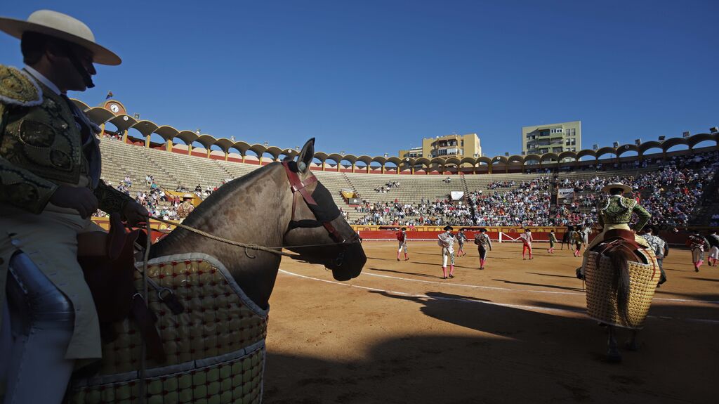 Fotos de la corrida del s&aacute;bado de la Feria Taurina de Algeciras: Ferrera, Chac&oacute;n y L&oacute;pez Sim&oacute;n