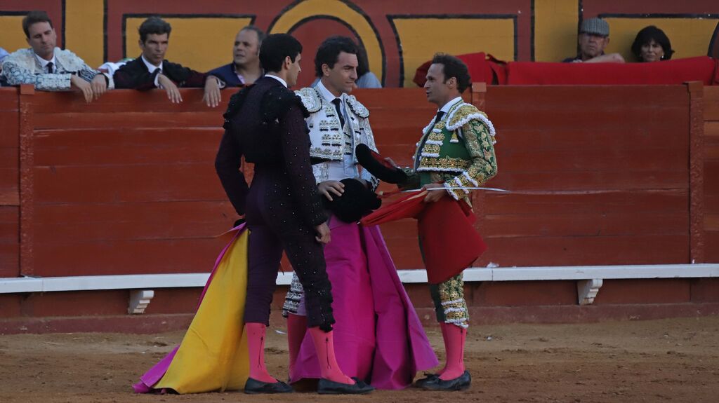 Fotos de la corrida del s&aacute;bado de la Feria Taurina de Algeciras: Ferrera, Chac&oacute;n y L&oacute;pez Sim&oacute;n
