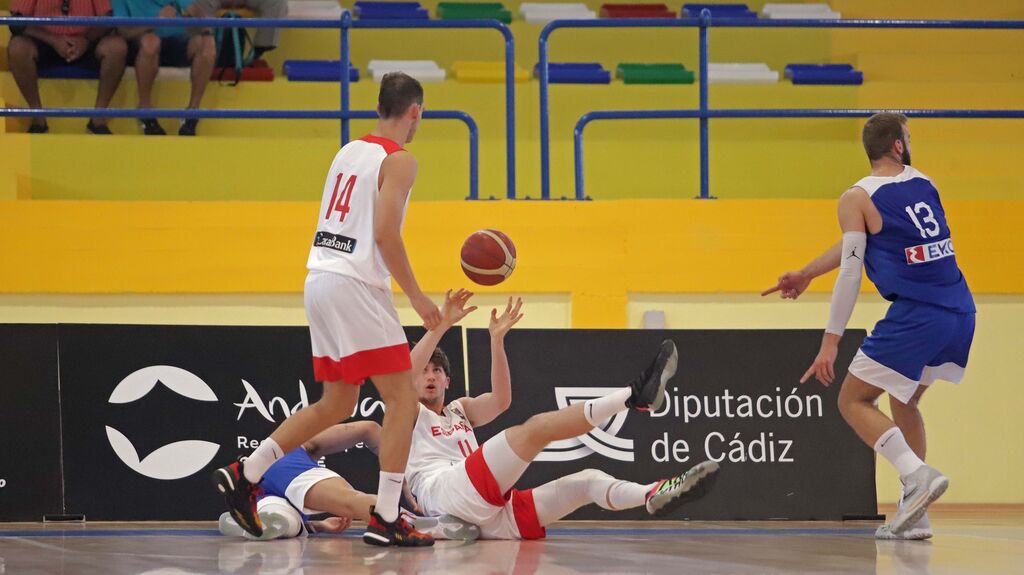Fotos del segundo partido entre Espa&ntilde;a - Grecia sub-20 de baloncesto en La L&iacute;nea