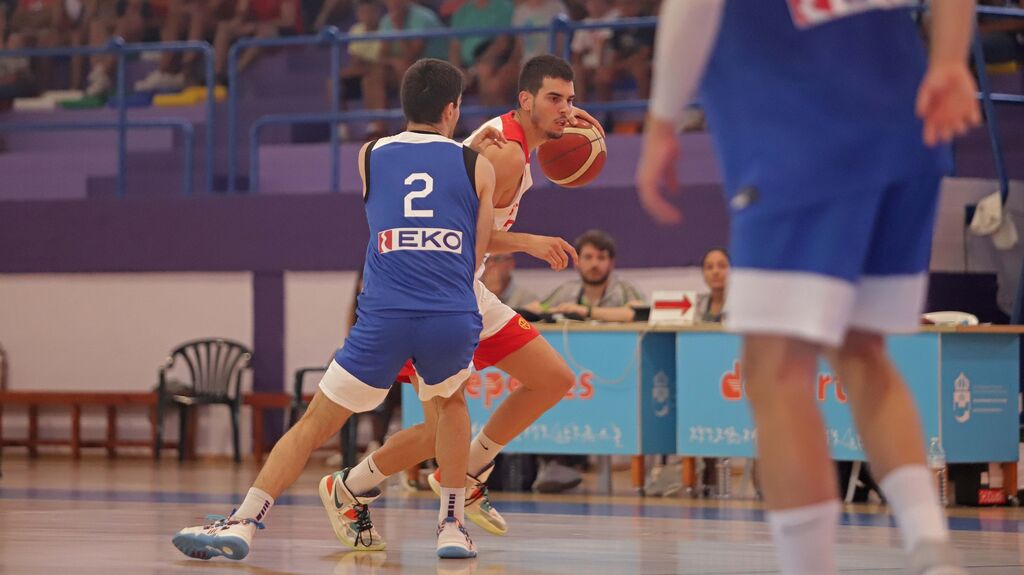 Fotos del segundo partido entre Espa&ntilde;a - Grecia sub-20 de baloncesto en La L&iacute;nea