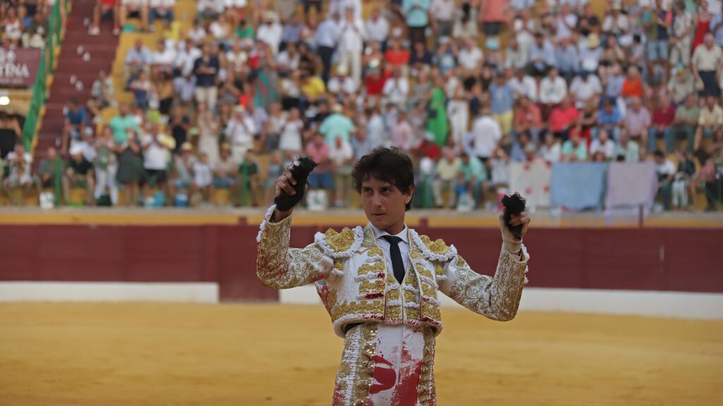 Fotos de la corrida del jueves de la Feria de La L&iacute;nea: Diego Ventura, Jos&eacute; Mar&iacute;a Manzanares y Roca Rey