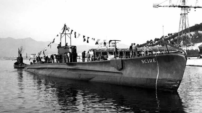 El submarino Sciré que llevaría a los medios de asalto italiano hasta la base británica de Gibraltar. Imagen anterior a las modificaciones realizadas para el transporte de los maiali.