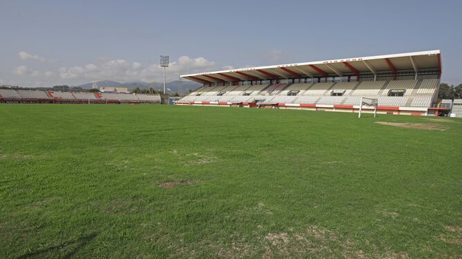 El estado actual del césped del estadio Nuevo Mirador, una vez resembrado.