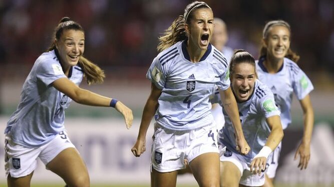 La jugadora española Sonia Majarín abrió el marcador con un gol de cabeza
