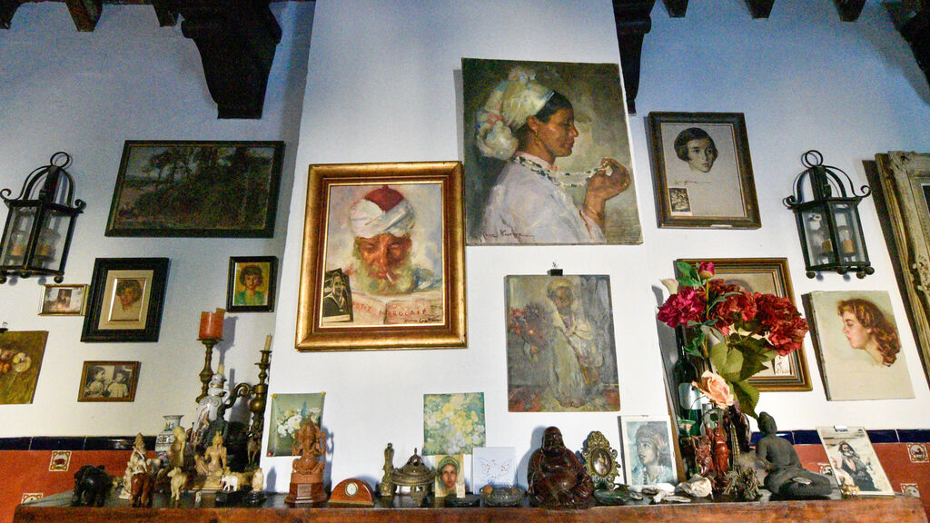 Las fotos del taller y la exposici&oacute;n de Jos&eacute; Cruz Herrera y su hija Amparo en san Roque