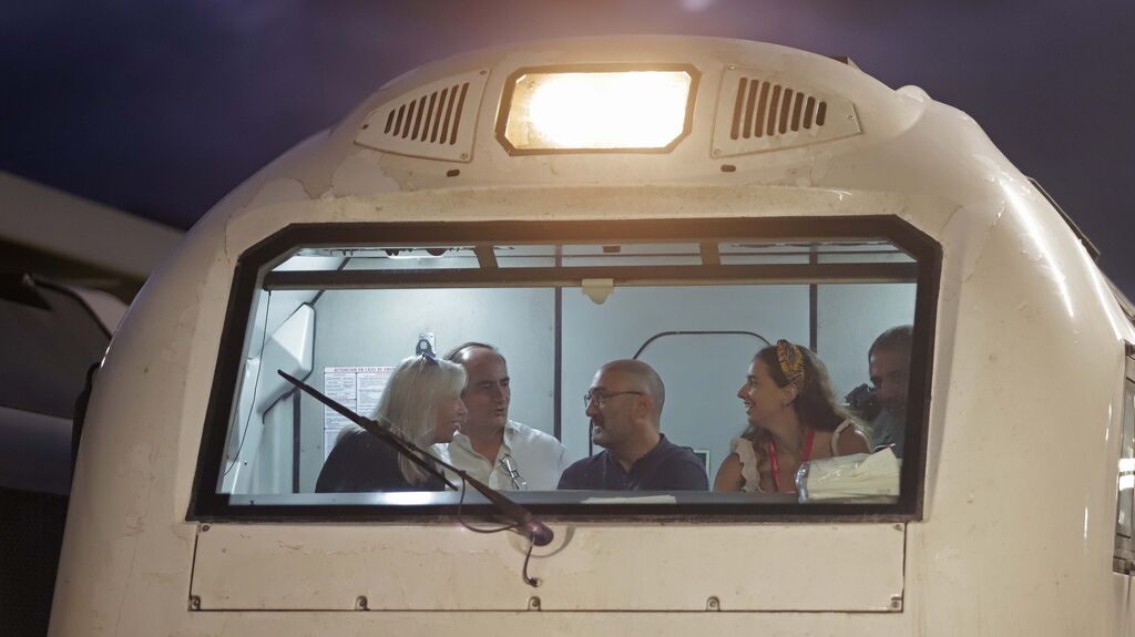 Fotos de la llegada  en tren de Iveta Radicova a Algeciras