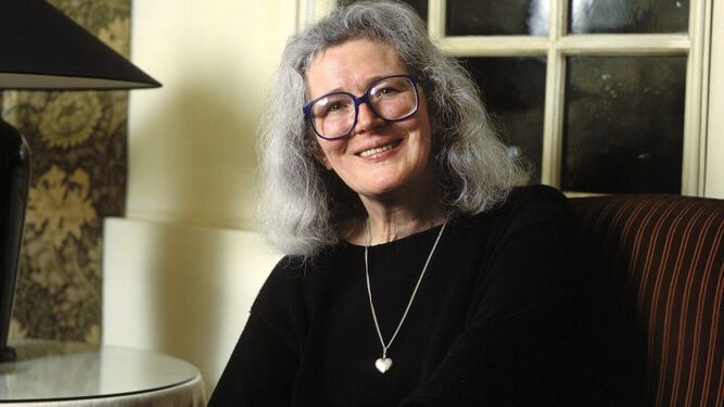 La escritora, periodista y antóloga Angela Carter (1940-1992).