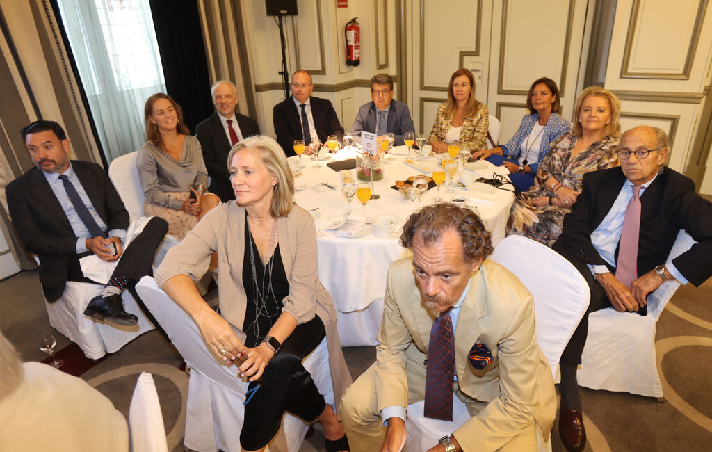 Foro Joly en Madrid con Juanma Moreno, las im&aacute;genes de los invitados