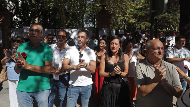 Fotos de las protestas contra la tala de árboles en el Parque María Cristina de Algeciras