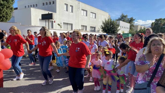 El desfile del Día del Niño en Los Barrios.