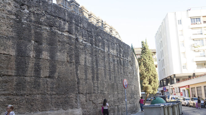 La restauración de la antigua Puerta de Córdoba de la Muralla de la Macarena.