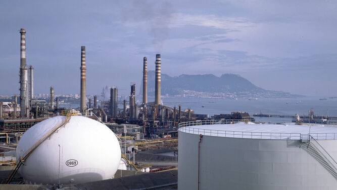 Instalaciones de Cepsa  en la refinería Gibraltar-San  Roque