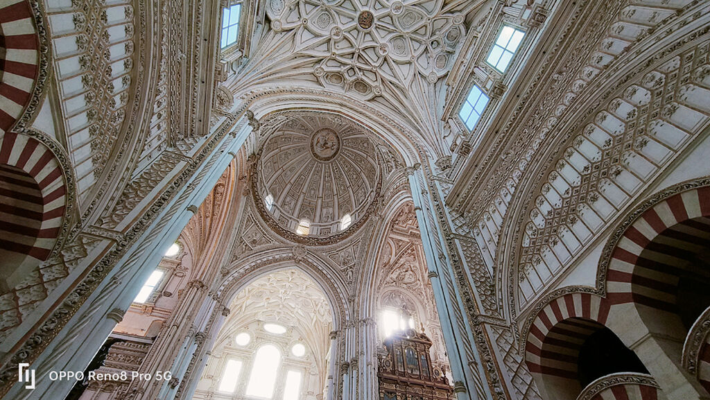 Foto de la Mezquita-Catedral de C&oacute;rdoba tomada con el Oppo Reno 8 Pro