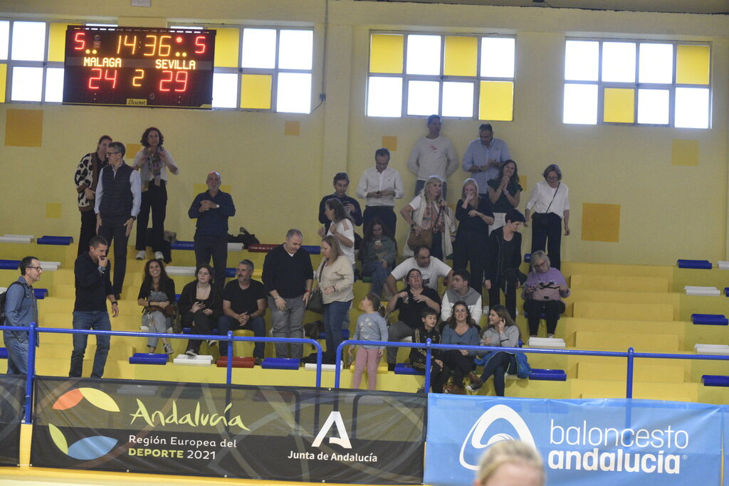 La primera jornada del Andaluz infantil femenino de baloncesto en La L&iacute;nea