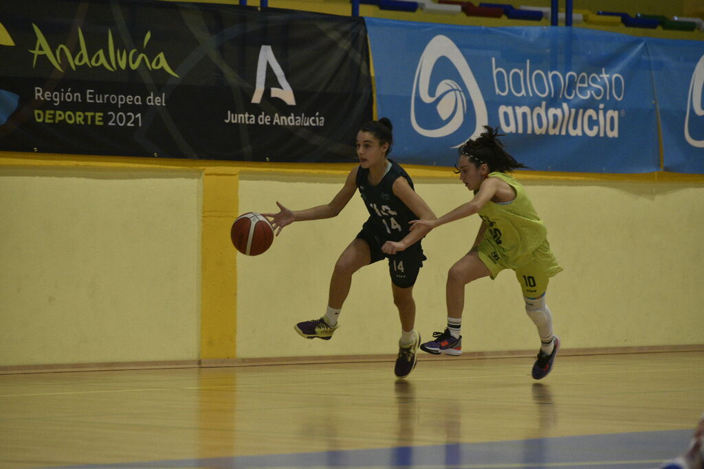 La primera jornada del Andaluz infantil femenino de baloncesto en La L&iacute;nea