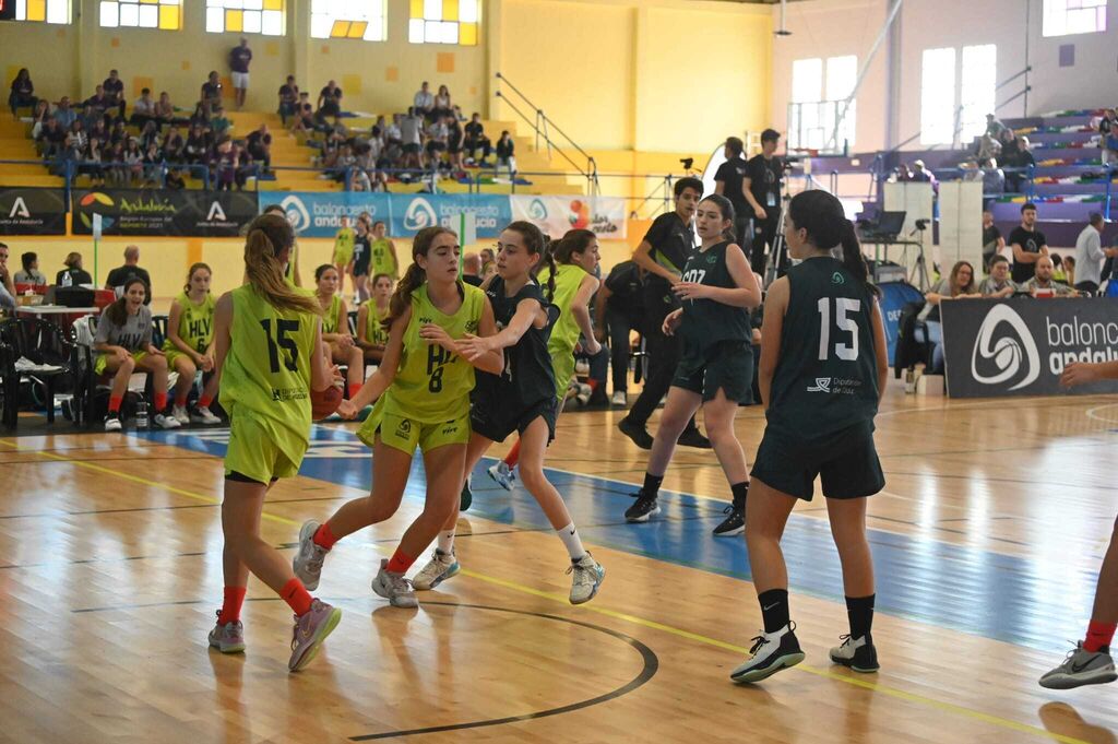 Las fotos de la &uacute;ltima jornada del Andaluz infantil femenino de baloncesto de La L&iacute;nea