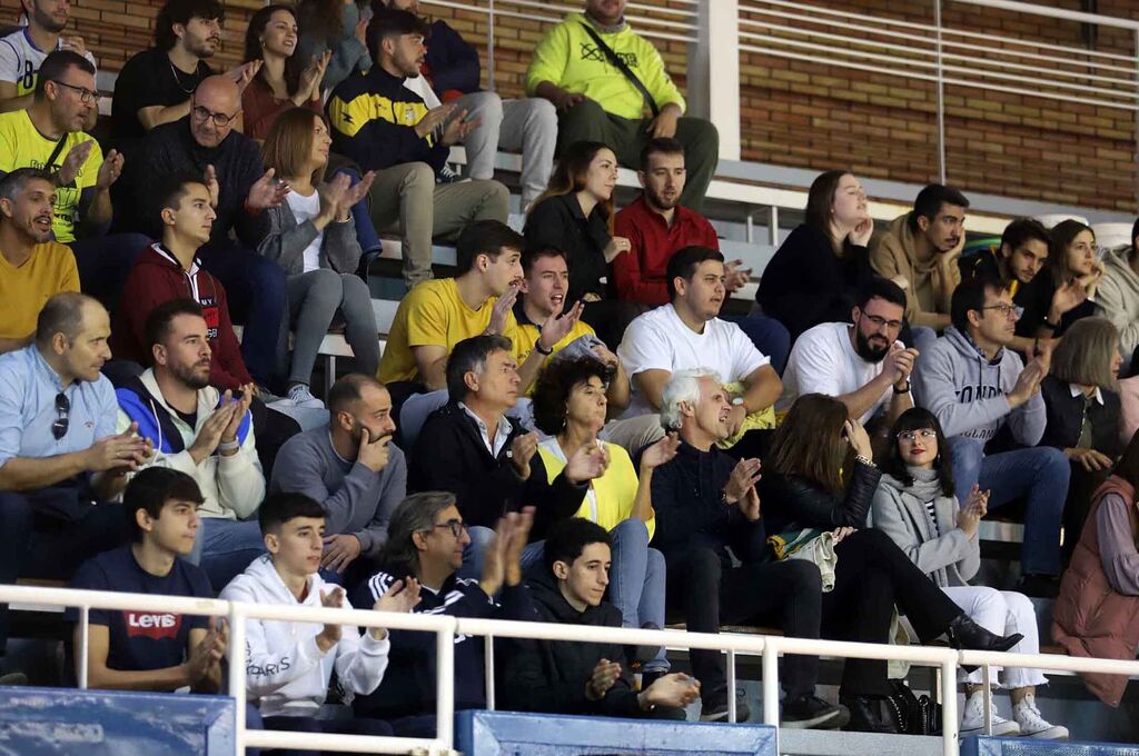 Gran ambiente en el partido de baloncesto Huelva Comercio-PMD Aljaraque