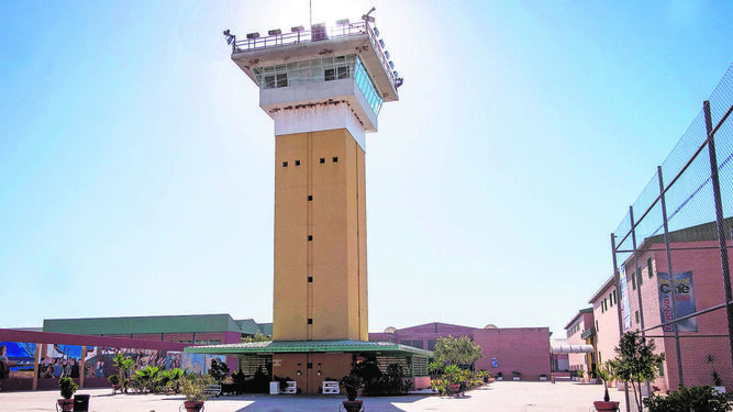 Torre del centro penitenciario de Huelva