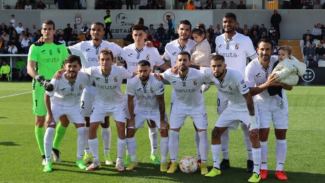 Alineación inicial de la AD Ceuta FC la pasada jornada, en Pontevedra