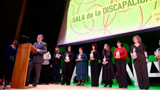 El delegado territorial de Inclusión Social, Juventud, Familias e Igualdad, Alfonso Candón, asistió a la Gala de la Discapacidad de Afanas.