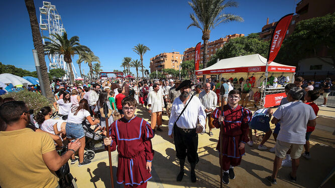 Imagen del pasado 6 de septiembre, con la sociedad sanluqueña celebrando a lo grande el V Centenario.