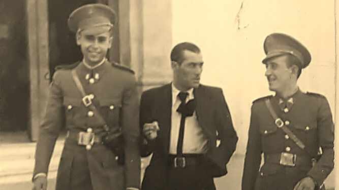 Carabineros en 1937 en Algeciras (Cortesía Familia Parra Zayas).