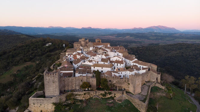 Vista aérea del castillo de Castellar, declarado Bien de Interés Cultural en 1949.