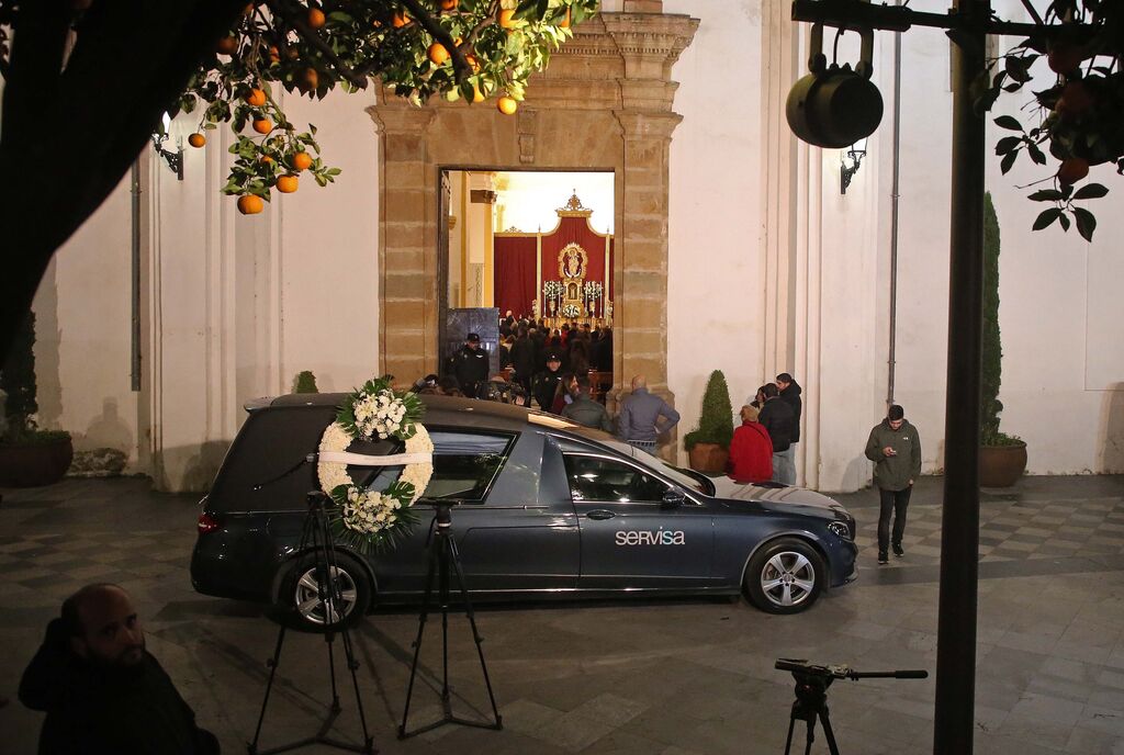Fotos de la llegada de los restos mortales de Diego Valencia a la parroquia de La Palma en Algeciras