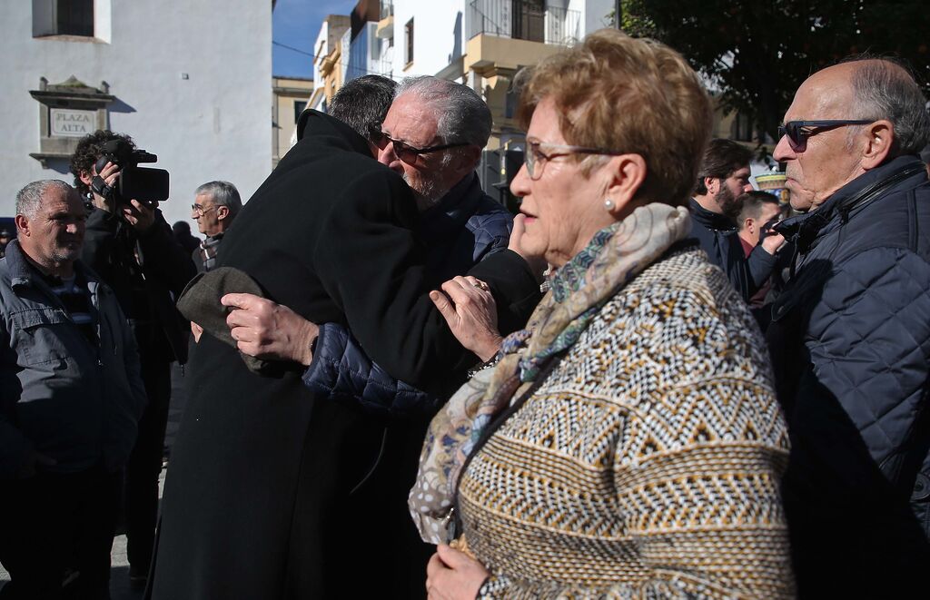 Fotos de la concentraci&oacute;n y el minuto de silencio por el ataque yihadista en Algeciras