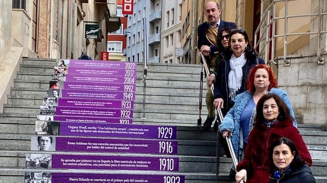 Santander pone en valor las conquistas sociales de las mujeres a través de mensajes en dos escaleras de la ciudad.