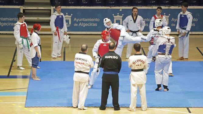 Competición de taekwondo en el Juan Carlos Mateo de Algeciras