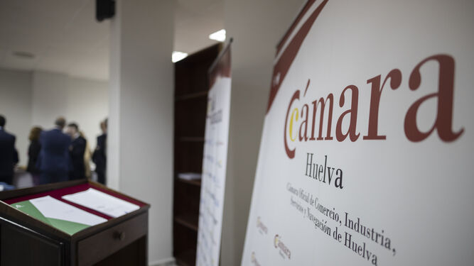 La Cámara de Comercio de Huelva promueve las comunidades energéticas en Pamplona