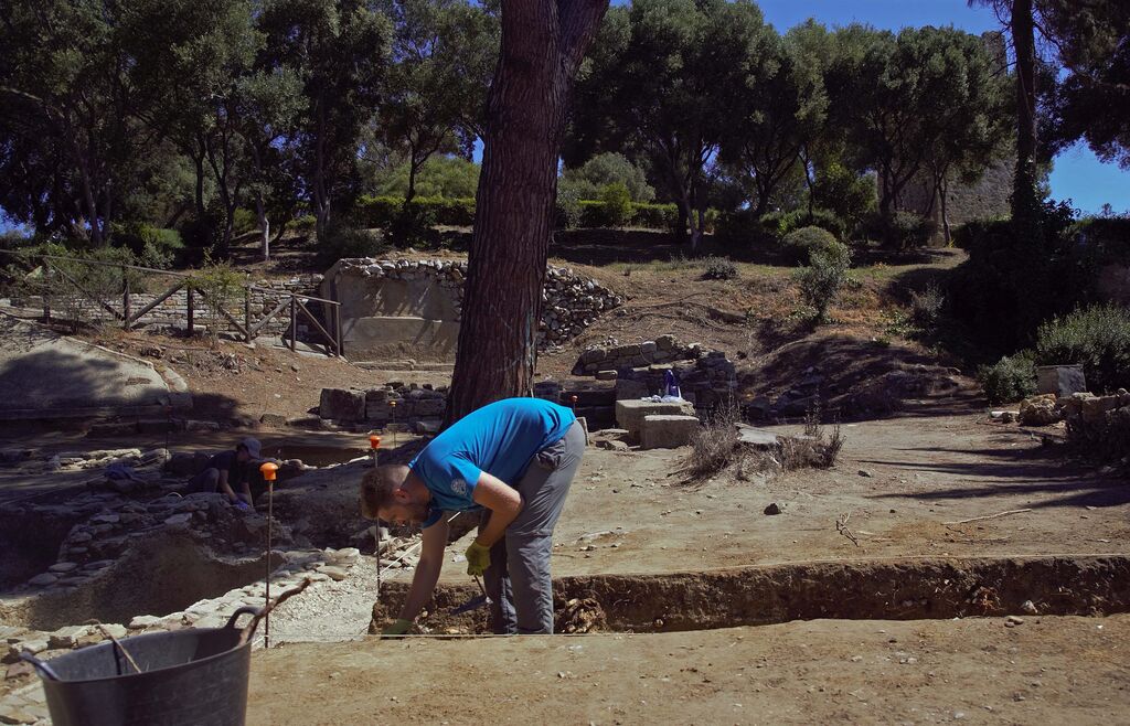 Fotos de la visita de Arturo Bernal al enclave arqueol&oacute;gico de Carteia.