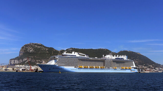 Un crucero en Gibraltar.