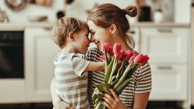 Qué flores regalar por el Día de la Madre según su significado