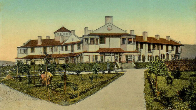 Vista del hotel y de sus jardines. Fotografía tomada entre 1901 y 1902, a poco de haberse inaugurado el establecimiento.