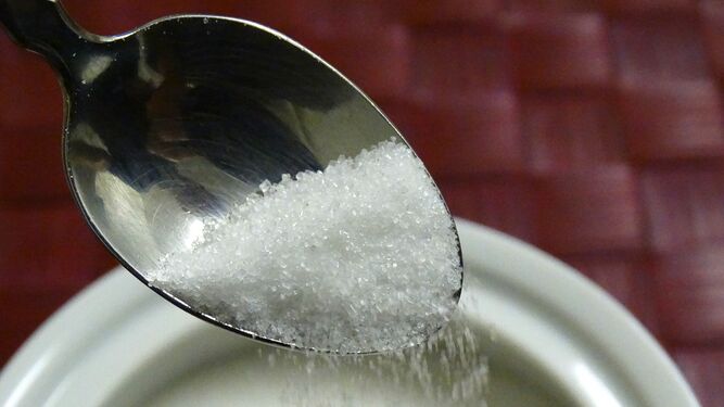 Los españoles tomamos, de media, más de 100 gramos de azúcar al día.