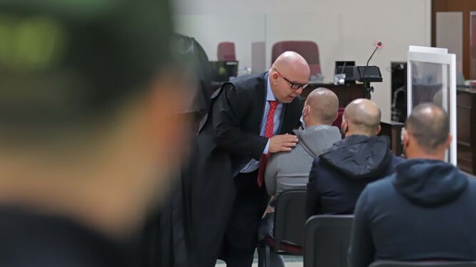 Gonzalo Boye se dirige a Isco Tejón durante el juicio celebrado en Algeciras en abril de 2022.
