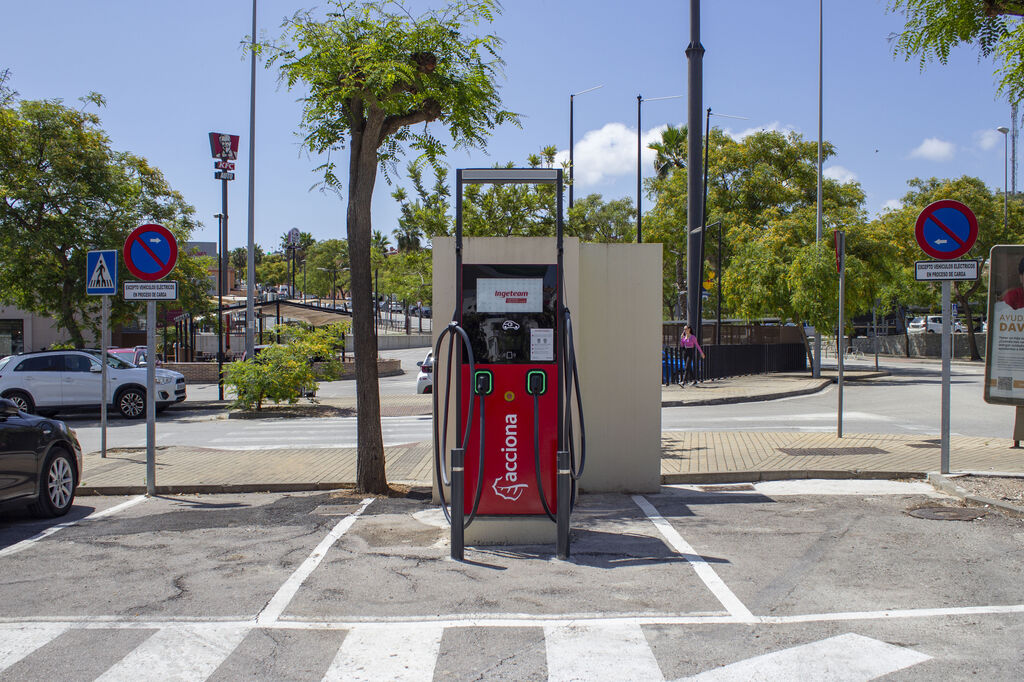 Fotos de los puntos de recarga para coches el&eacute;ctricos en Algeciras