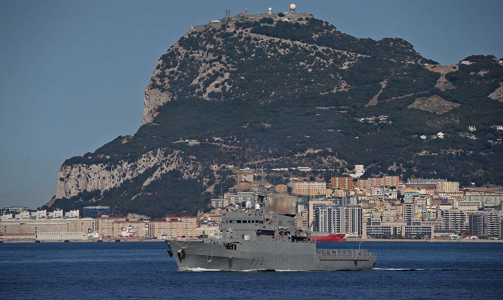 La llegada del patrullero de la Armada 'Centinela' al puerto de Algeciras, en im&aacute;genes