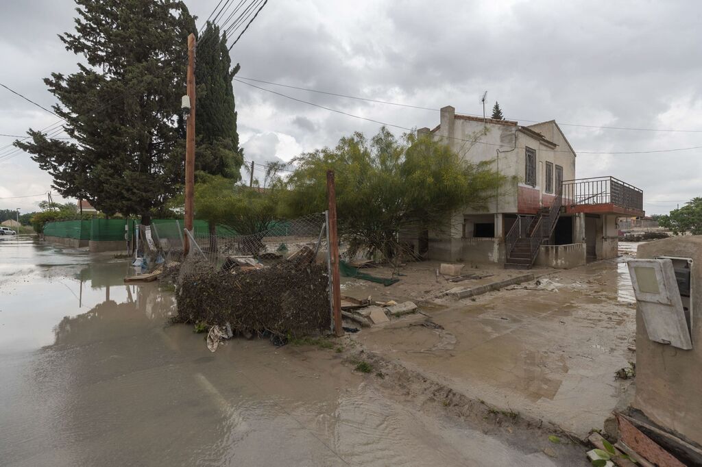 Las lluvias  torrenciales provocan una quincena de rescates en Molina de Segura (Murcia)