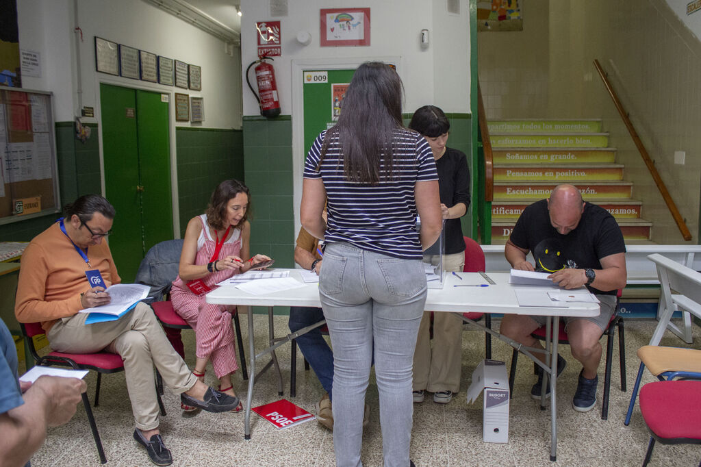 La jornada electoral en Tarifa, en im&aacute;genes