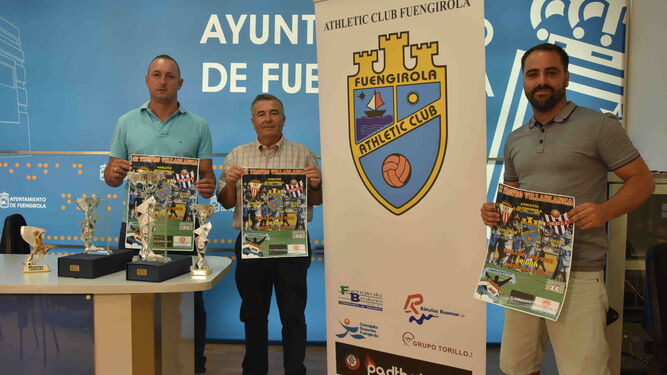 Fran Artacho (a la derecha), en un acto con el Fuengirola Athletic Club.