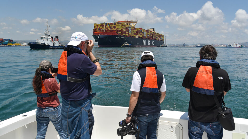 Fotos de la llegada del mayor portacontenedores del mundo el 'MSC Loreto' al puerto de Algeciras