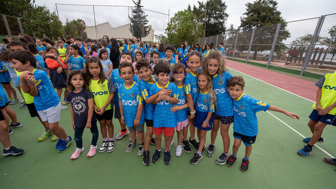 Pequeños atletas de las escuelas municipales del Bahía de Algeciras.