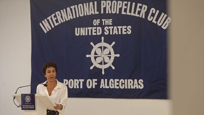 Isabel Pardo de Vera durante el coloquio en el Propeller Club de Algeciras.