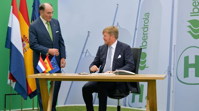 El presidente de Iberdrola, Ignacio Sánchez Galán, y el rey de los Países Bajos, Guillermo Alejandro.
