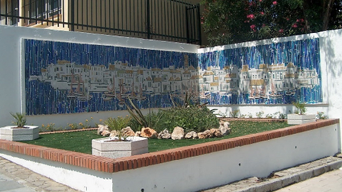 Mural obra de Helmut Siesser en la Avenida de Blas Infante.